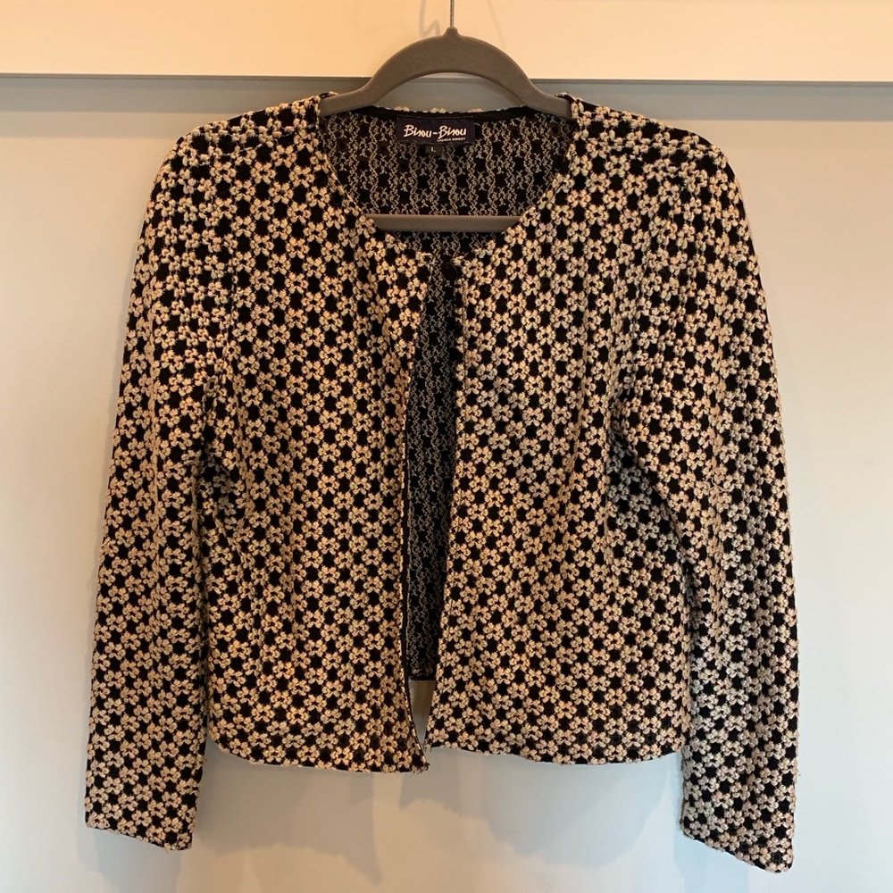 Bisou Bisou light weight flower jacket / cardigan